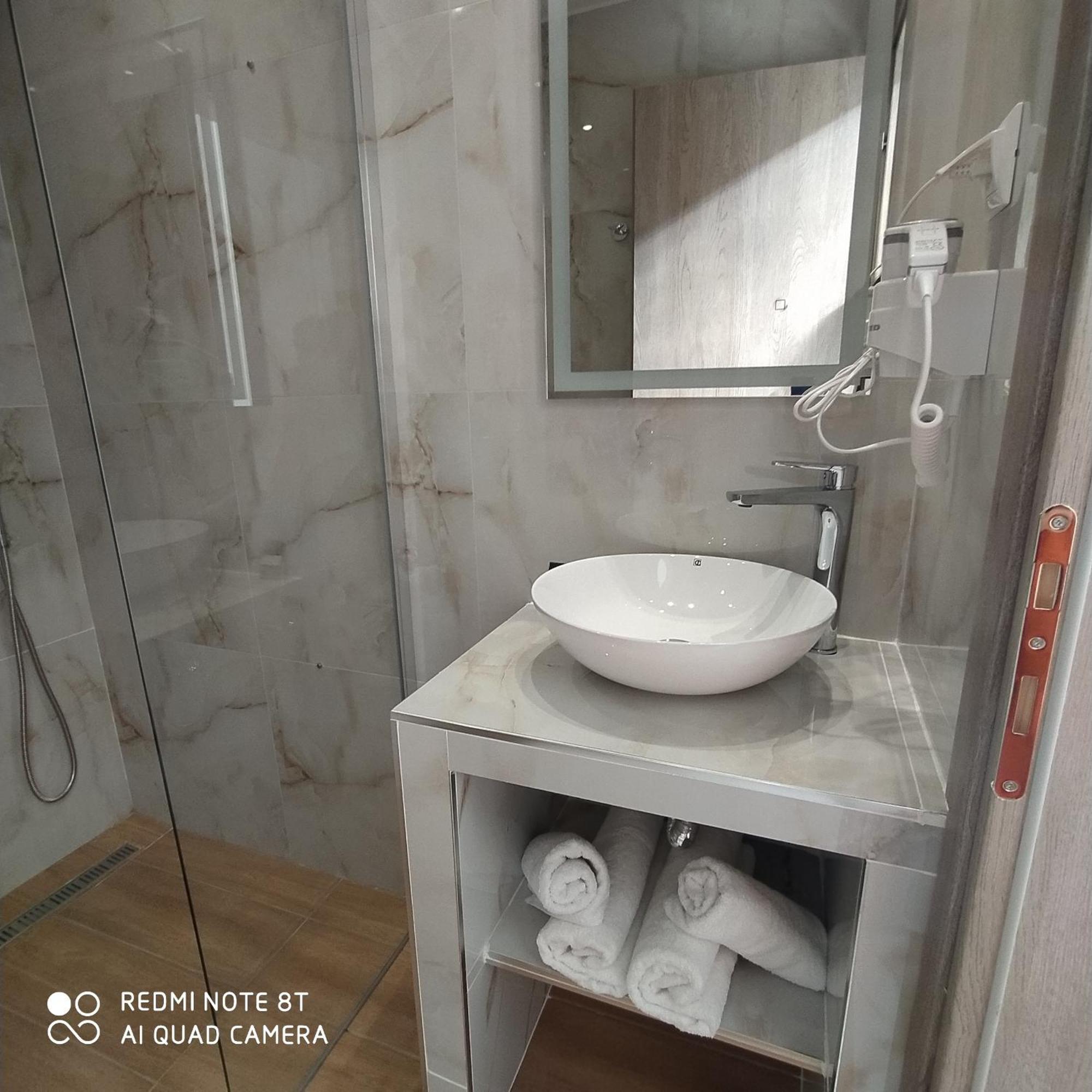 Acta Luxury Rooms Nikiti  Phòng bức ảnh